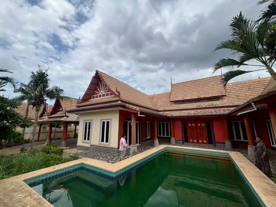 Private Pool Villa with Stunning Mountain View Pranburi