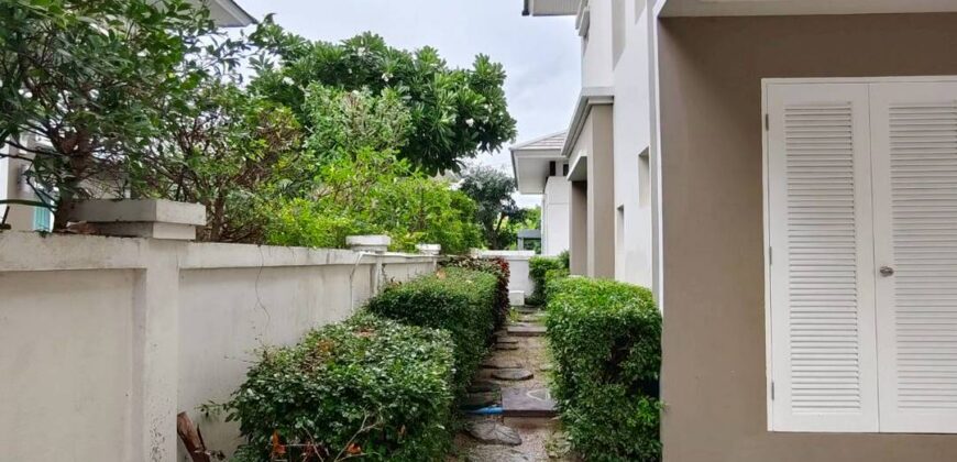 ขายด่วนบ้านเดี่ยวสองชั้น เดอะรอยัล สามมุข วิลล่า บางแสน