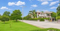 ขายด่วนบ้านเดี่ยวสองชั้น เดอะรอยัล สามมุข วิลล่า บางแสน