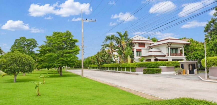 ขายด่วนบ้านเดี่ยวสองชั้น เดอะรอยัล สามมุข วิลล่า บางแสน