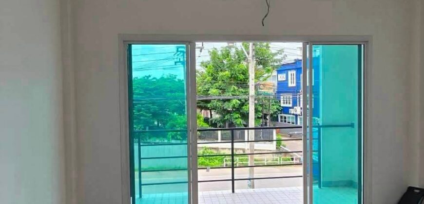 อาคารพาณิชย์ 2 ชั้น สร้างใหม่ เมืองแพร่