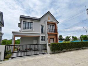 ขายบ้านใหม่มือ 1 บ้านแฝดสไตล์บ้านเดียว Luxury Modern Centro One พานทอง ชลบุรี