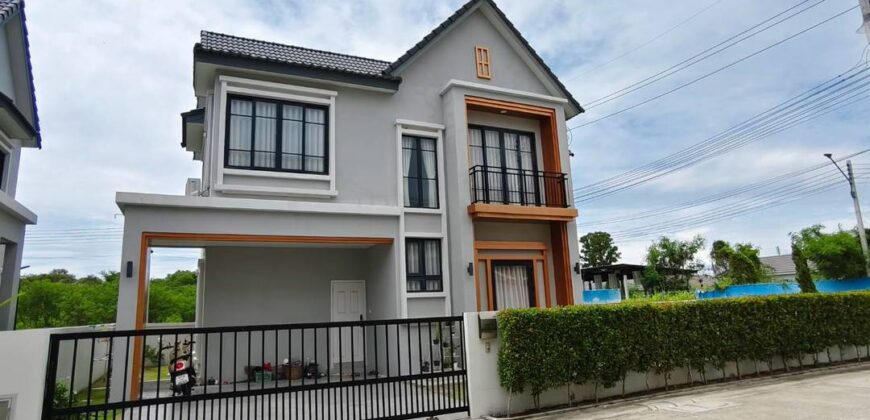ขายบ้านใหม่มือ 1 บ้านแฝดสไตล์บ้านเดียว Luxury Modern Centro One พานทอง ชลบุรี