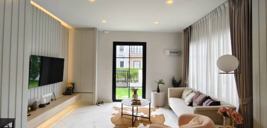 ขายบ้านใหม่มือ 1 บ้านแฝดสไตล์บ้านเดียว Luxury Modern Centro One พานทอง ชลบุรี