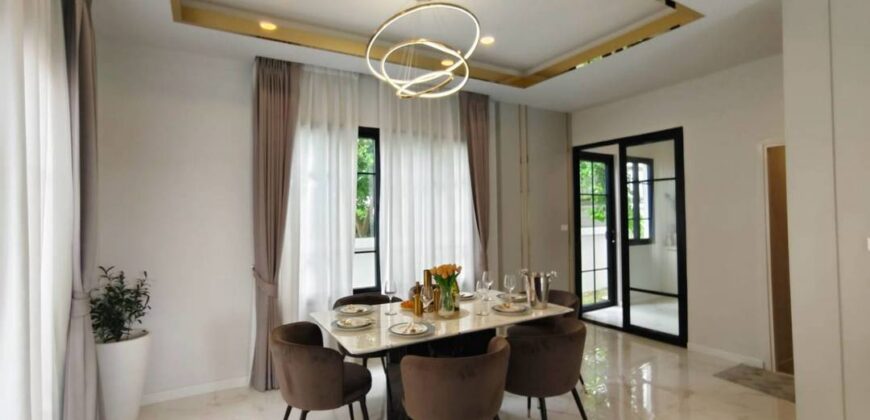 ขายบ้านใหม่มือ 1 บ้านแฝดสไตล์บ้านเดียว Luxury Modern Centro One พานทอง ชลบุรี
