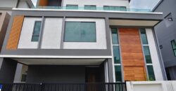 ขายทาวน์โฮม Modern Luxury 3 ชั้น ใจกลางเมืองชลบุรี มือ 1 หลังสุดท้าย