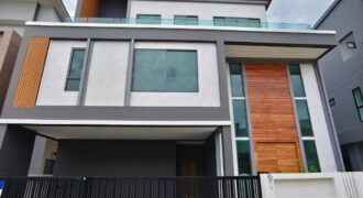 ขายทาวน์โฮม Modern Luxury 3 ชั้น ใจกลางเมืองชลบุรี มือ 1 หลังสุดท้าย