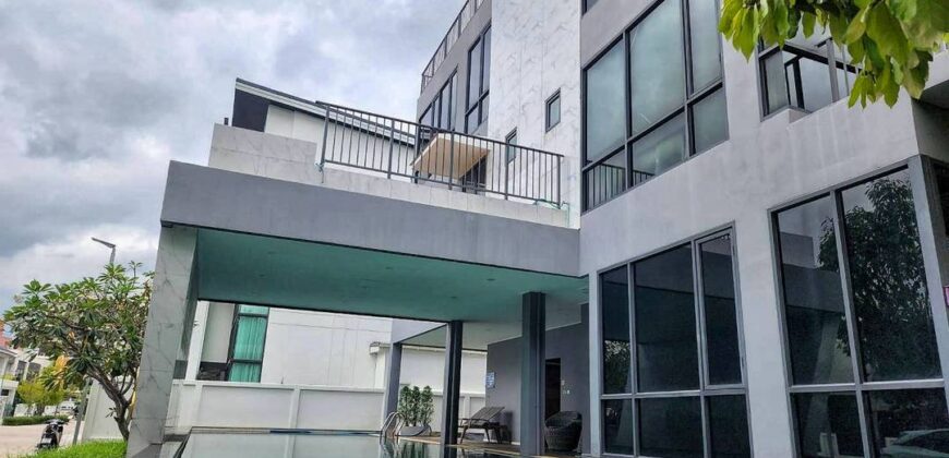 ขายทาวน์โฮม Modern Luxury 3 ชั้น ใจกลางเมืองชลบุรี มือ 1 หลังสุดท้าย