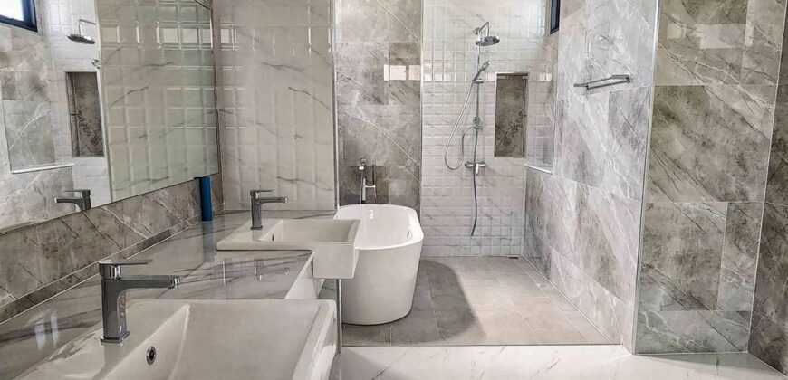 ขายทาวน์โฮม Modern Luxury 3 ชั้น ใจกลางเมืองชลบุรี มือ 1 หลังสุดท้าย