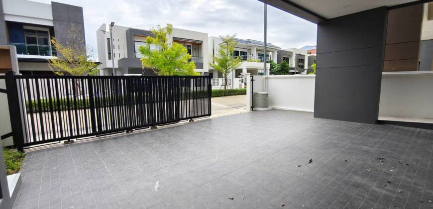 ขายทาวน์โฮม Modern Luxury 3 ชั้น ใจกลางเมืองชลบุรี มือ 1 หลังสุดท้าย