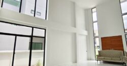ขายทาวน์โฮม Modern Luxury 3 ชั้น ใจกลางเมืองชลบุรี มือ 1 หลังสุดท้าย