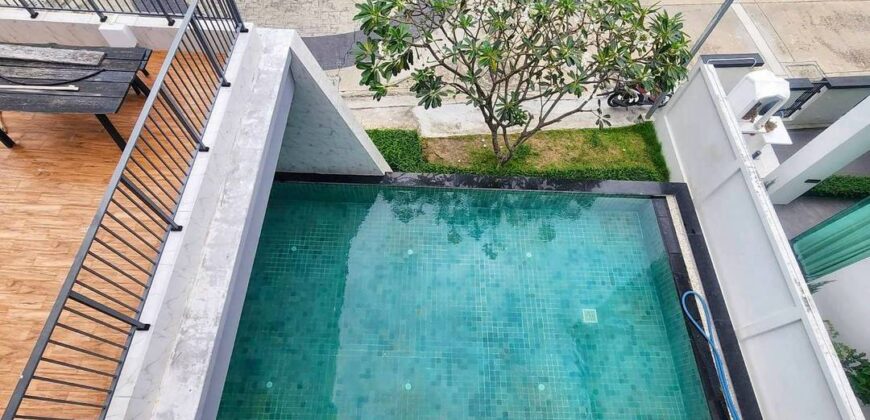ขายทาวน์โฮม Modern Luxury 3 ชั้น ใจกลางเมืองชลบุรี มือ 1 หลังสุดท้าย
