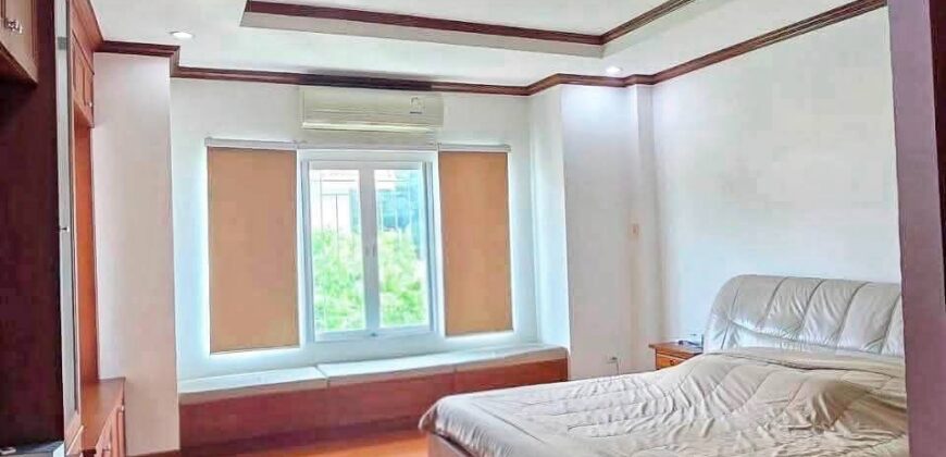 ขายบ้านสร้างเองแปลงใหญ่ ใจกลางเมืองเชียงราย ถนนฮ่องลี ต.รอบเวียง อ.เมืองเชียงราย จ.เชียงราย