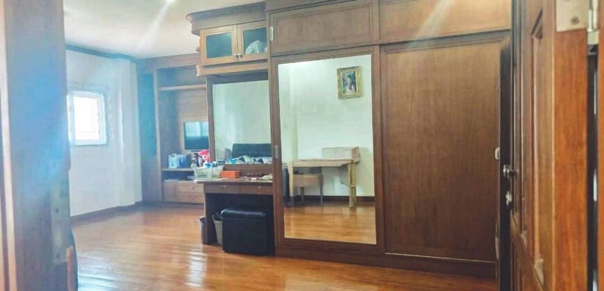 ขายบ้านสร้างเองแปลงใหญ่ ใจกลางเมืองเชียงราย ถนนฮ่องลี ต.รอบเวียง อ.เมืองเชียงราย จ.เชียงราย