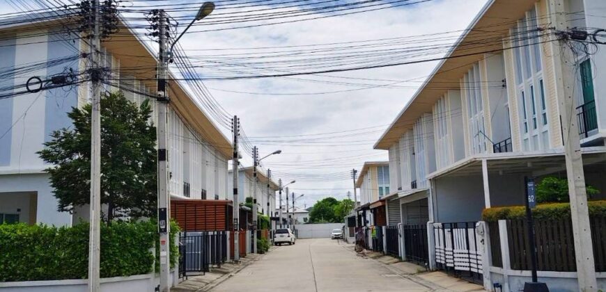 ขายทาวน์โฮมหลังริม The Mix Grand หนองขาม ศรีราชา ที่ดินใหญ่ มีพื้นที่ข้างบ้าน