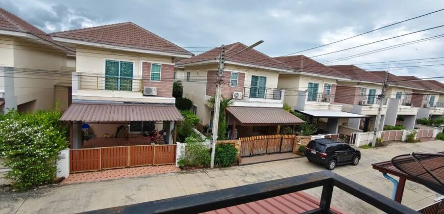 ขายบ้านสองชั้นพร้อมอยู่ มณีรินทร์ วิลเลจ หนองมน-เหมือง พื้นที่กว้าง