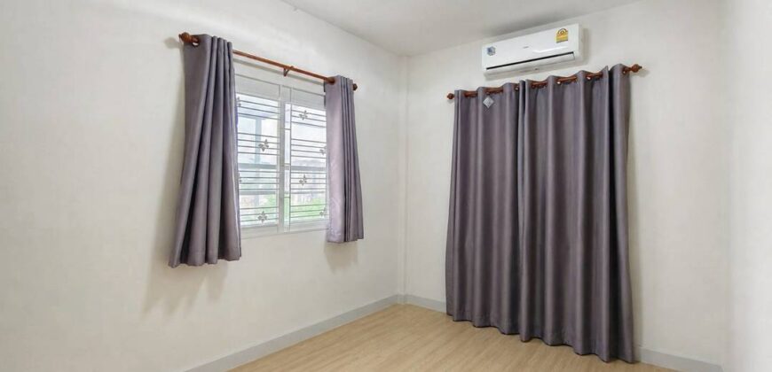 ขายบ้านสองชั้นพร้อมอยู่ มณีรินทร์ วิลเลจ หนองมน-เหมือง พื้นที่กว้าง