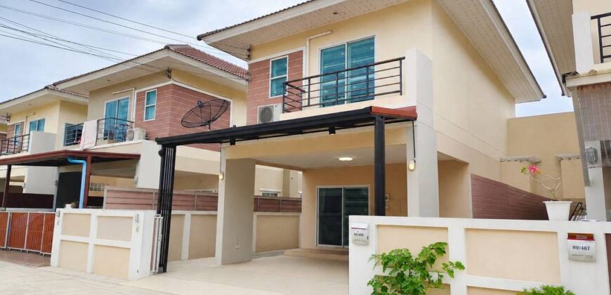 ขายบ้านสองชั้นพร้อมอยู่ มณีรินทร์ วิลเลจ หนองมน-เหมือง พื้นที่กว้าง